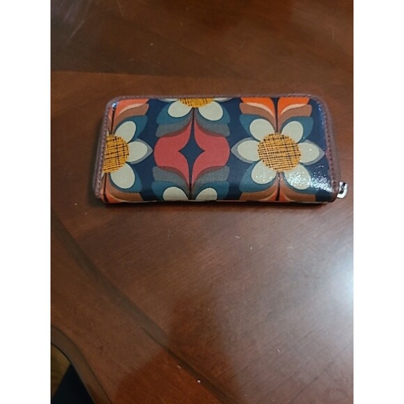 Fossil Key-Per Wallet, Zip Clutch Floral Art, Brown 8” X 4" - Picture 2 of 6